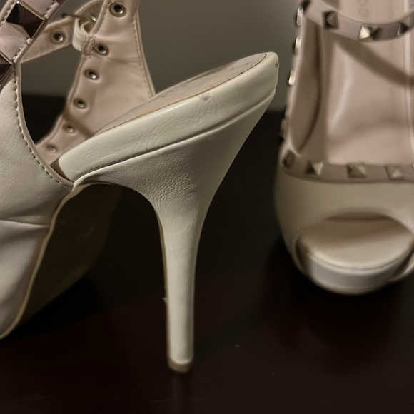 Wild Diva Lounge shoes | Studded Open-toe Stilettos size 7 - Picture 2 of 5